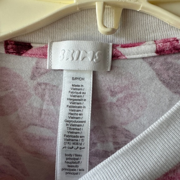 SKIMS White Long Sleeve Tee with Pink & Dark Pink Kiss Print - Picture 3 of 4